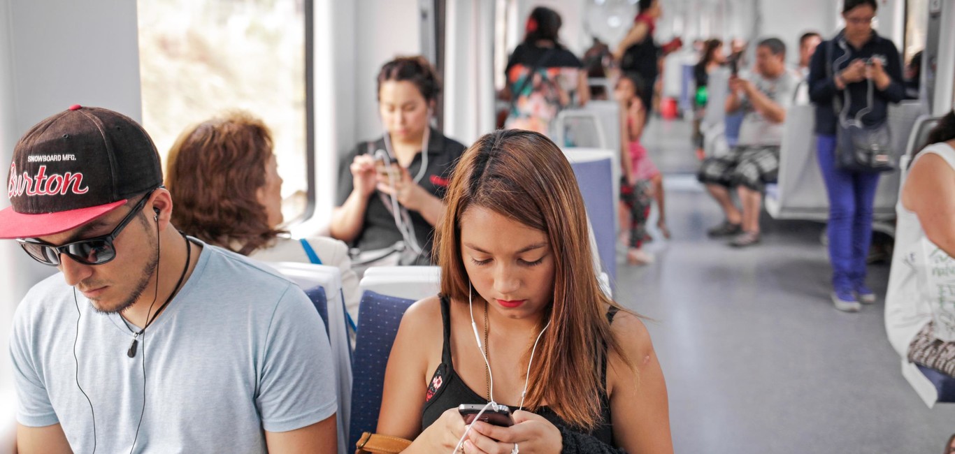 Passengers inside X’Trapolis Civia - Chile. | Copyright/Ownership : Alstom/ F. Brzovic-Pérez