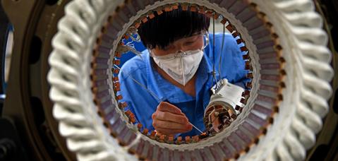 People at work on workshop at Xayeeco plant