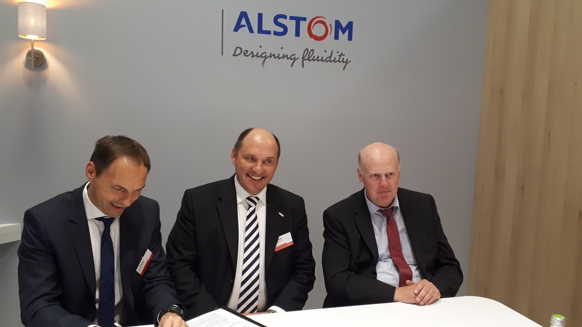 Jens Sprotte, Alstom; Dr. Jörg Nikutta, Alstom, Jens Lang, Hamburger Hochbahn AG Alstom and Hamburger Hochbahn to implement Hesop energy recovery substation