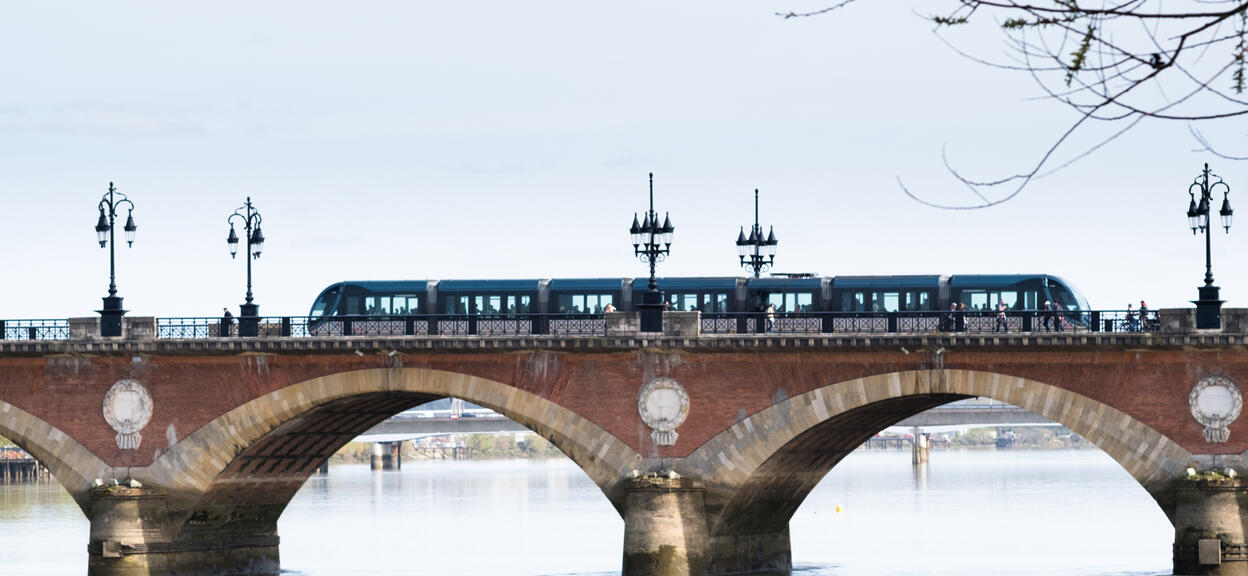 Citadis Bordeaux Copyright TOMA - Richard Nourry - CID 159705.jpg