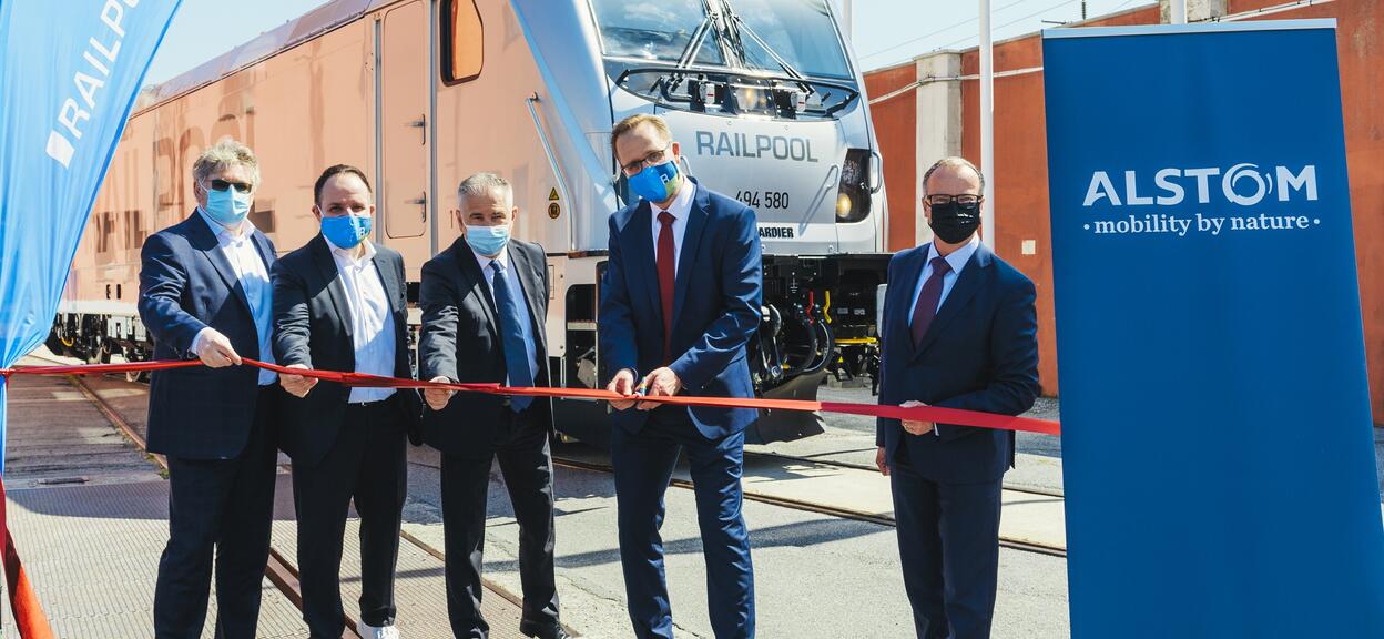 Traxx Railpool ribbon cutting
