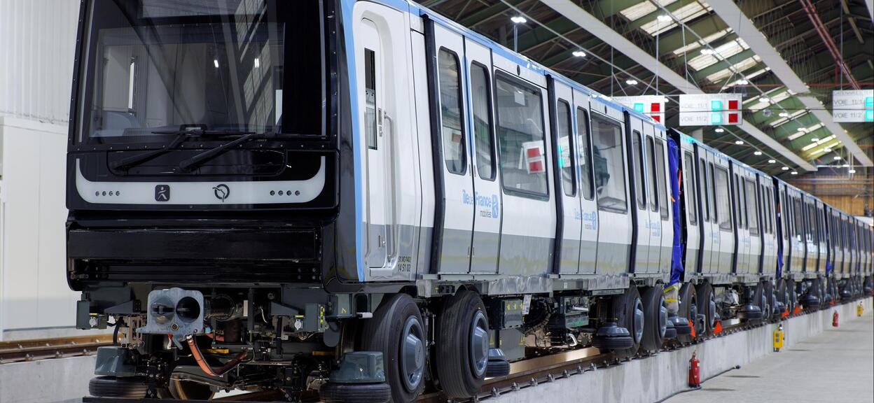 MP14_ligne_11_du_metro_parisien_vue_d'ensemble