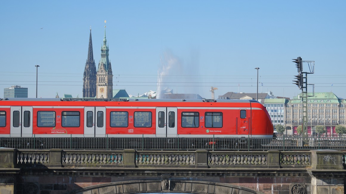 Vertrag unterzeichnet: S-Bahn Hamburg bestellt bei Alstom weitere 64 S-Bahnen