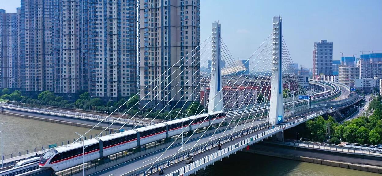 Innovia_monorail_trains_Wuhu3