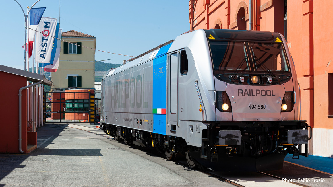 Copyright: Fabio Frosio Traxx_locomotives_for_Railpool.jpg
