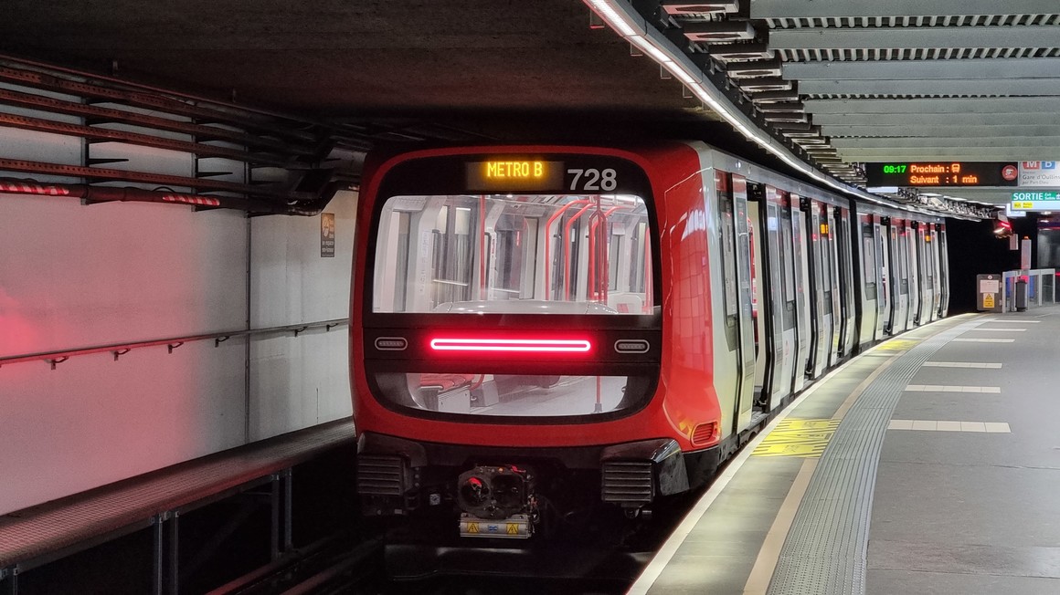 Metro MPL16 d'Alstom sur la ligne B du métro de Lyon