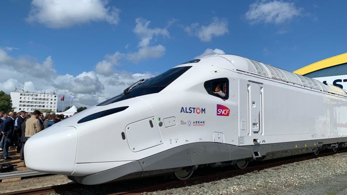 Copyright Alstom Video thumbnail TGV M Reveal