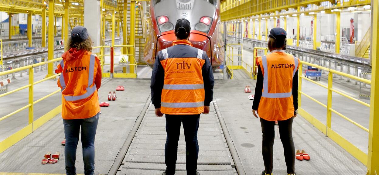 Red shoes installation Italy November 2022 Nola site