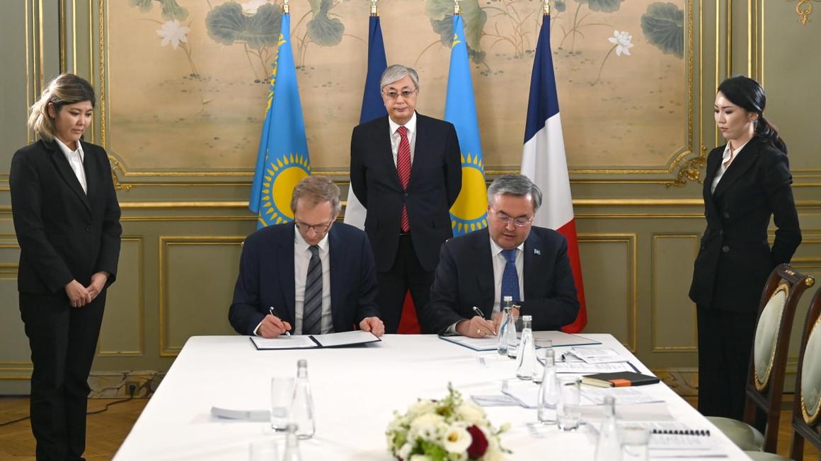 Copyright: akorda.kz Signature Framework Agreement with KZ Government November 30 2022