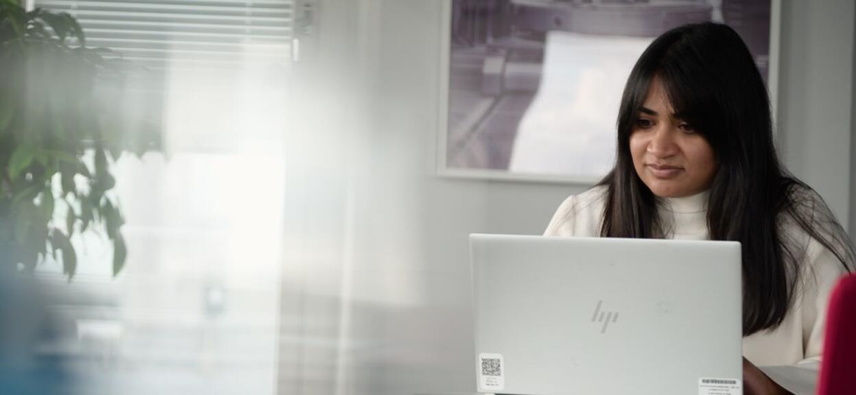 Portrait: Angie Shah, Project Manager at Alstom