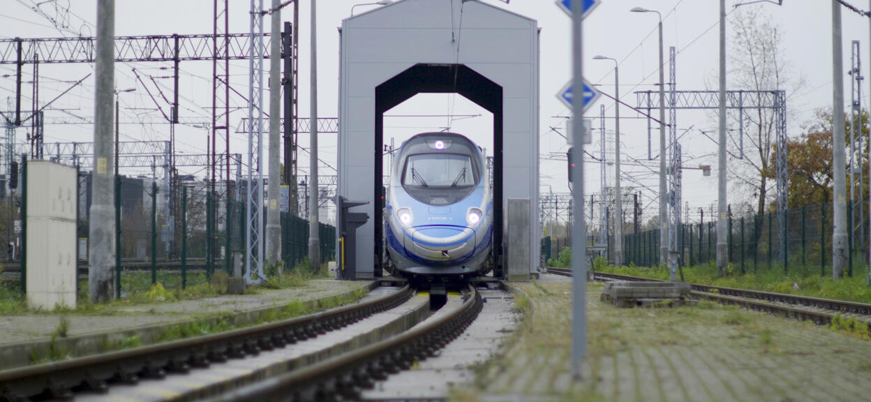 Using 3D cameras and lasers, Alstom’s TrainScannerTM automatically enables condition-based and predictive maintenance for wheels, brake pads and pantograph carbon strips, as well as on under-frames and body shells.