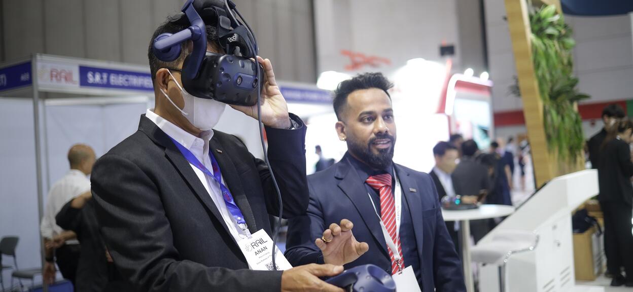Digital_Reality_Showroom_Asia_Pacific_Rail.JPG