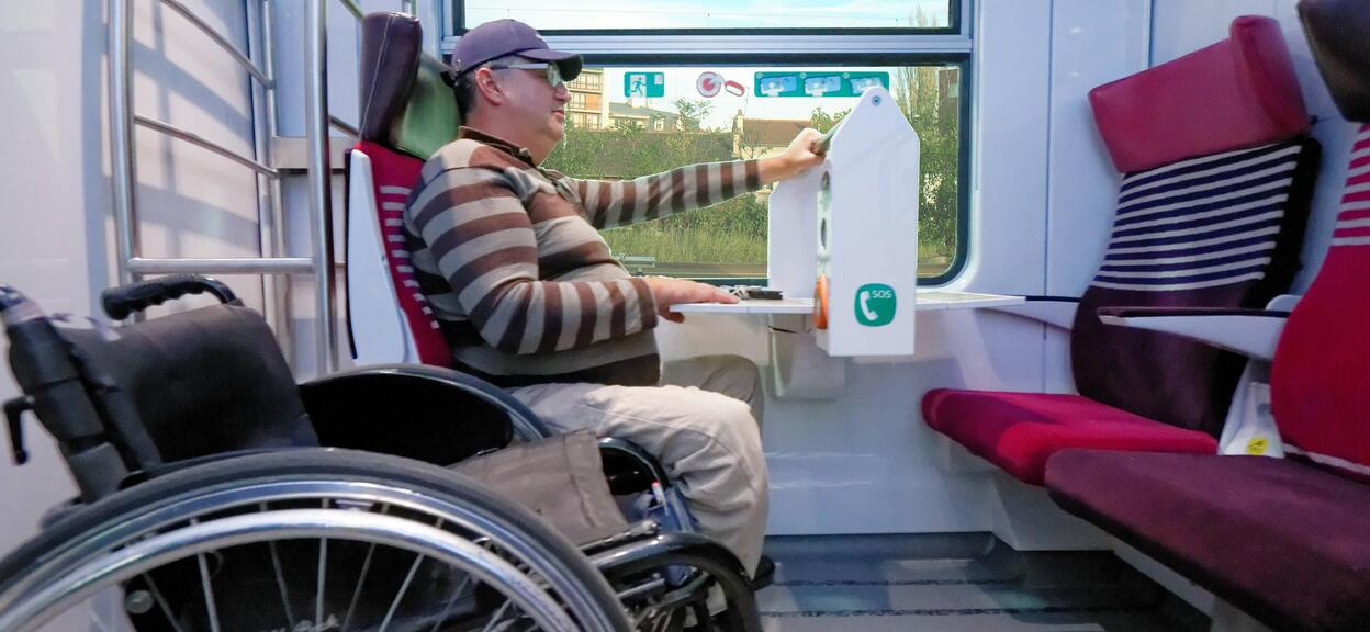 Omneo train Double-deck EMU accessibility