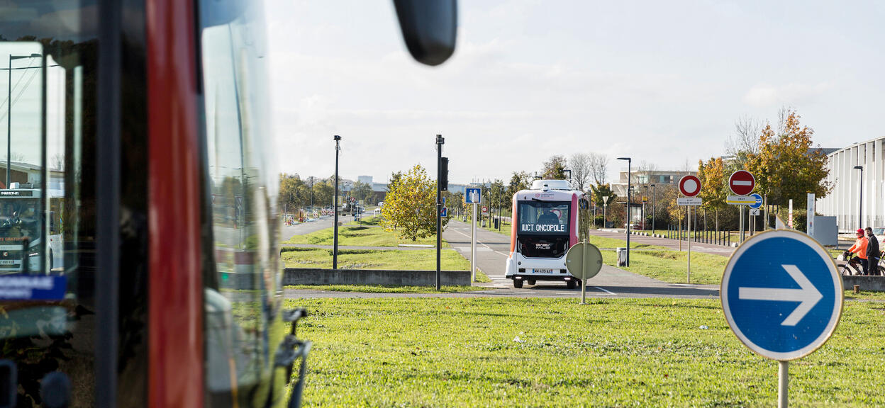 EasyMile - Oncopole Level 4 Fully Driverless, TLS Webnews