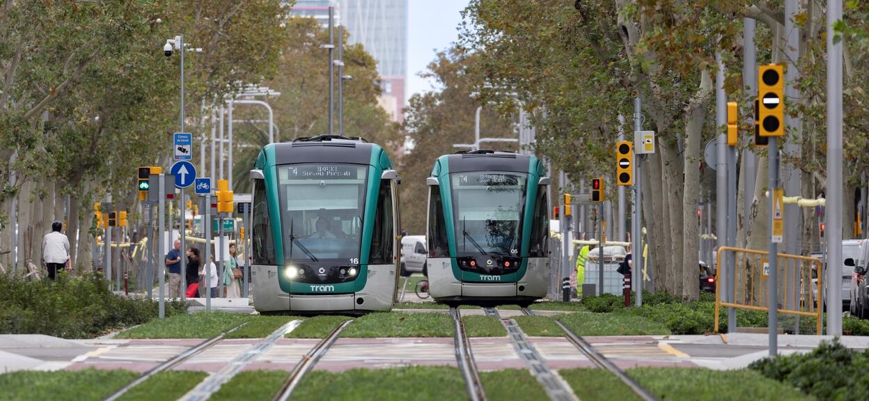 Citadis Trams running on the new APS infrastructure in Barcelona. The new tracks connect the two tram networks in the city through the Diagonal avenue, one of the most iconic streets of the city.