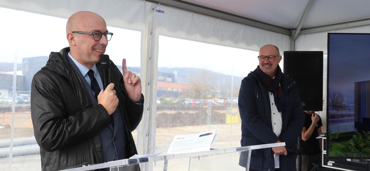 1ère Pierre Bâtiment 235B Equipe