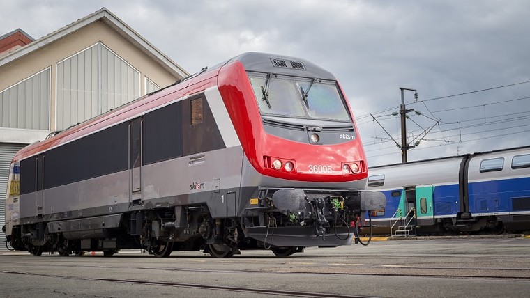 Maintenance locomotive 