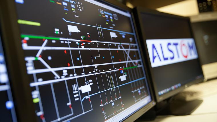 Traffic controller simulator