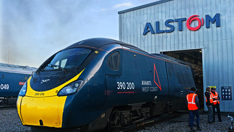 Class 390 Pendolino (390119) 'Progress' 