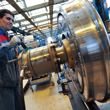 Manufacturing_Train_Bogies_Coradia_Polyvalent_Put_Wheeled_Site_Alstom_Transport_Le_Creusot_May_2011.jpg