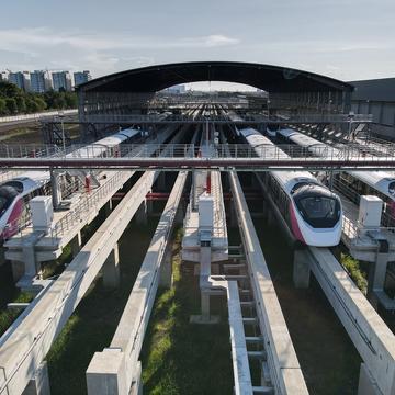 Pink_Yellow_Line_Monorail_Thailand.jpg