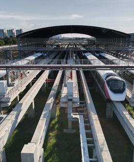 Pink_Yellow_Line_Monorail_Thailand.jpg