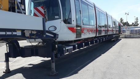 Chargement 100è rame tramway Citadis Lyon 