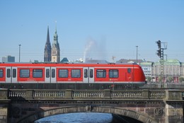 Commuter_trains_for_Hamburg