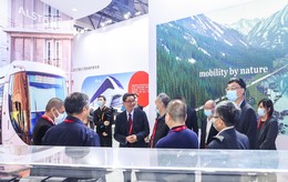 Jianwei_Zhang_receiving_VIP_delegation_visit