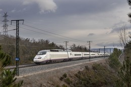 S100_AVE_Spain_Renfe.jpg