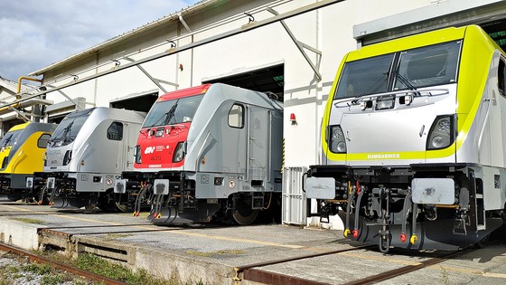 TRAXX locomotives, Class E494, in Vado Ligure, Italy/ © Alstom
