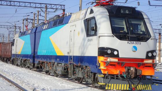 Prima T8 locomotives running in winter in Baku, Azerbaijan