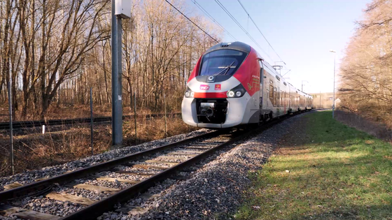 Presentation du premier train hybride français