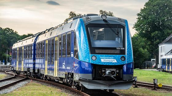 Coradia iLint, start of service, August 2022, with customer LNVG Germany