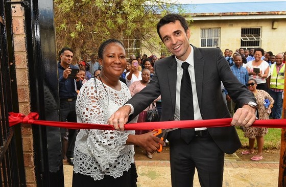 20180130---Ribbon cutting Principal Ms Paulina MotlaungandXavier Boisgontier---800x320.jpg