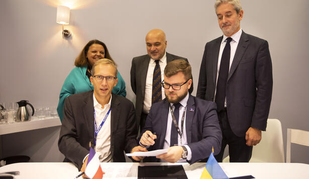 Alstom signs Memorandum of Understanding with Ukrainian Railways for electric locomotives