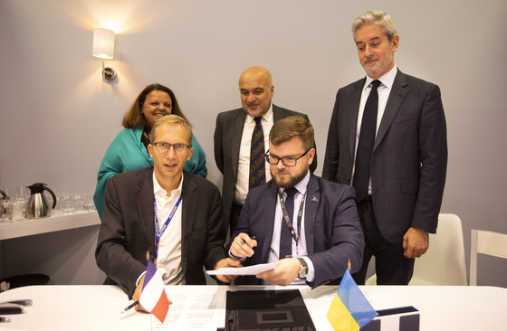 Alstom signs Memorandum of Understanding with Ukrainian Railways for electric locomotives