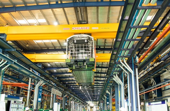 Alstom_ Metropolis carbody shell being built in Sricity_1.jpg