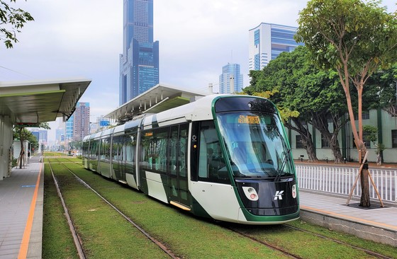 Alstom_Kaohsiung's circular light rail line.jpg