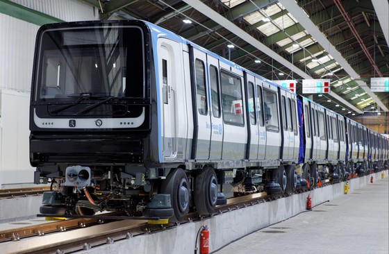 MP14_ligne_11_du_metro_parisien_vue_d'ensemble