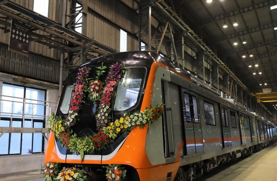 First_trainset_for_Kanpur_Metro