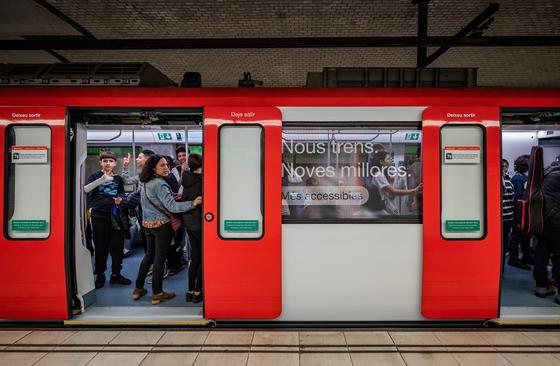 New_Barcelona_Metro_Trains_4.jpg