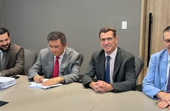 Dominican Republic monorail system signing