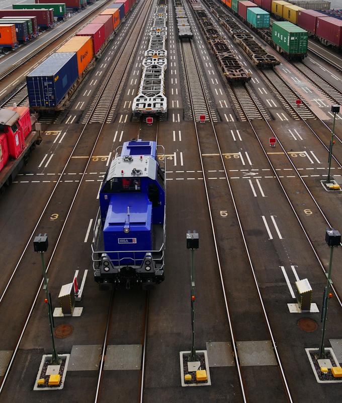 Hybrid_Locomotive_Prima_H3_for_Metrans_Port_Hamburg.jpg