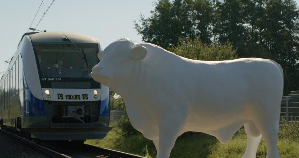 Arte Project Train obstacle (cow)