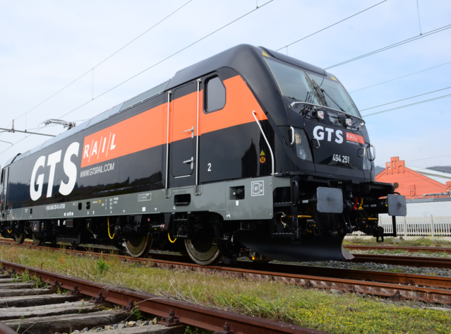 TRAXX_F140_DC_GTS_Rail_Reggio_locomotive_webstory
